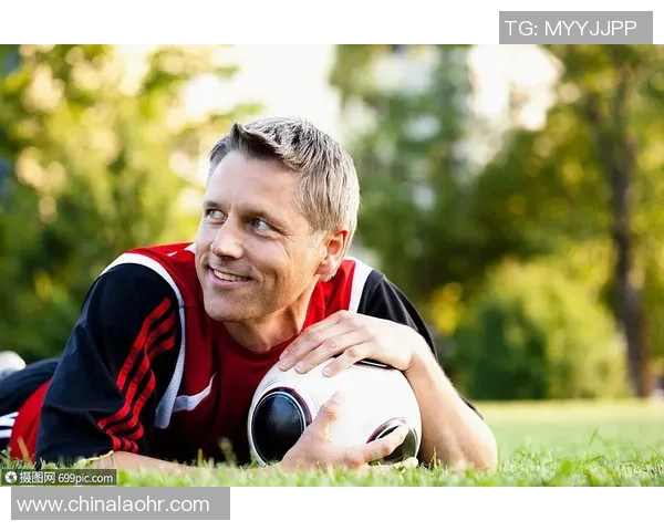 足球明星白种人的辉煌历程与对全球足球的深远影响分析