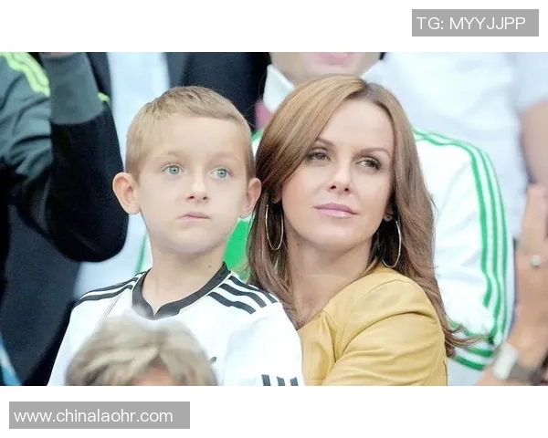 足球明星为何钟情超模背后的爱情与事业双重考量