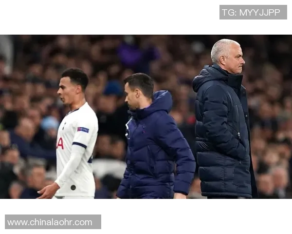 足球明星心理疾病的隐秘斗争与公众形象的背后故事 足球明星心理疾病的隐秘斗争与公众形象的背后故事