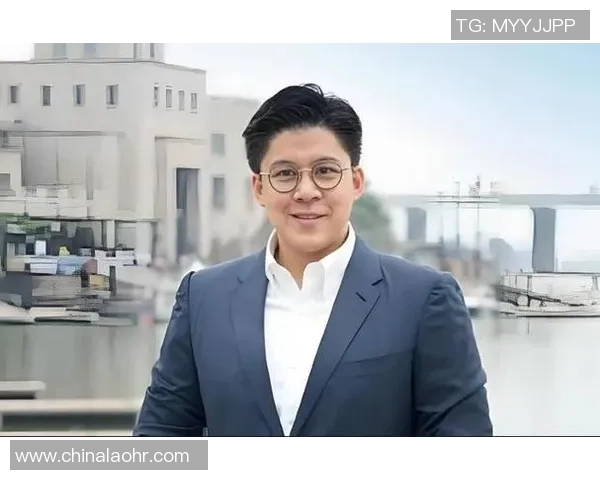 霍启刚盛装出席为足球明星颁奖典礼传递体育精神与荣耀 霍启刚盛装出席为足球明星颁奖典礼传递体育精神与荣耀